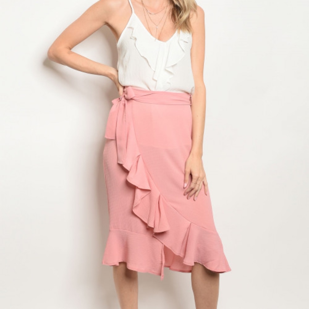 ❤️❤️CLEARANCE❤️❤️ Blush Midi Ruffle Skirt